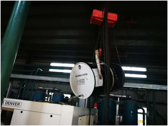 由于油品問(wèn)題導(dǎo)致油氣分離器壓差高，空壓機(jī)潤(rùn)滑油結(jié)膠，油濾堵塞，機(jī)器高溫報(bào)警(圖4)